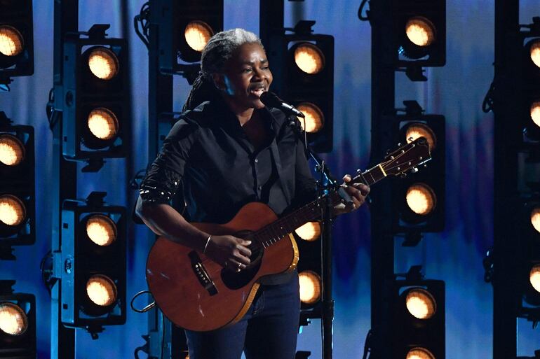 Tracy Chapman tuvo una memorable presentación en la gala de los Grammy.