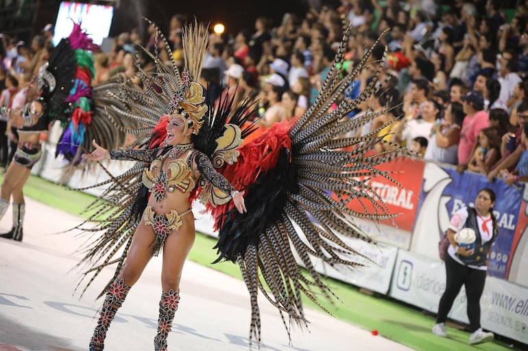 Un colorido espectáculo prometen las comparsas del Carnaval de Corrientes.