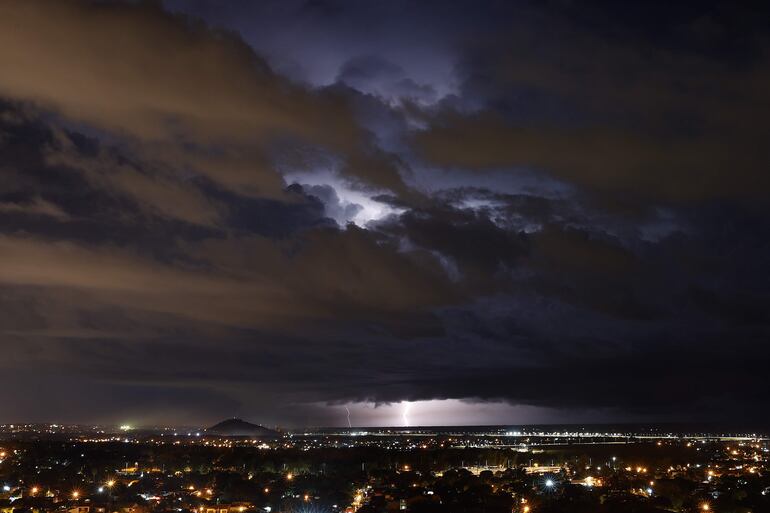 Tormentas eléctricas sobre el territorio nacional.