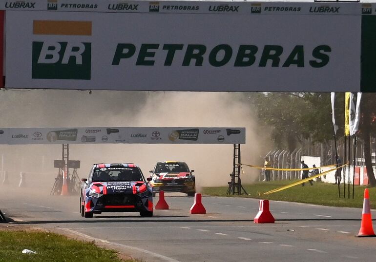 Fau Zaldívar, con el Hyundai I20 Rally2 se quedó con la pole y partirá en el primer lugar el Transchaco Rally 2023.