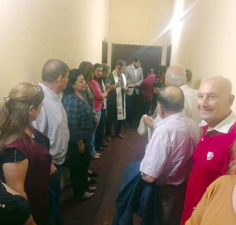 La bendición de la Farmacia Social estuvo a cargo del párroco local, Osmar López.