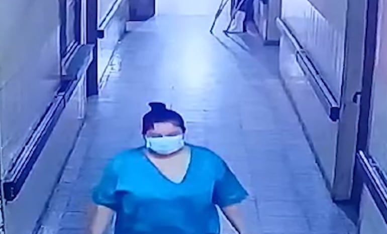 La Policía busca a esta mujer, la principal sospechosa de robarse una recién nacida del Hospital de Paraguarí.