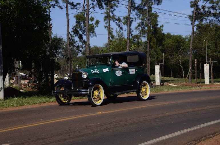 Juan B. Gill y Sergio Noguer, con el Ford A de 1928, se adjudicaron por segunda vez el Gran Premio Clase A de Autos Antiguos.