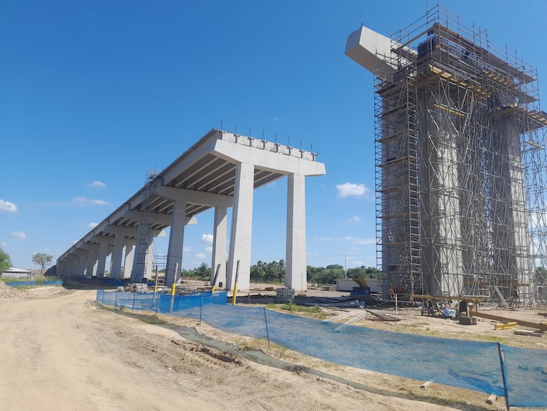 Puente de la bioceánica con un avance de más del 50% de trabajos.