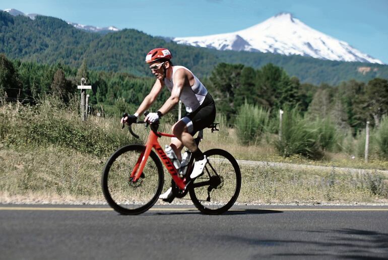 Sur de Chile. De una
mountain bike pasó a una
bicicleta rutera y de ahí
llegó al mundo del triatlón.