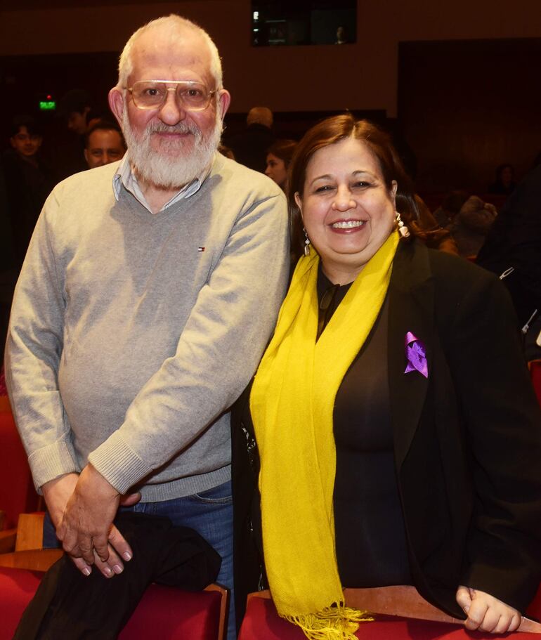 Cayetano Quatrochi, director de Arandurá y Esperanza Martínez, senadora nacional.