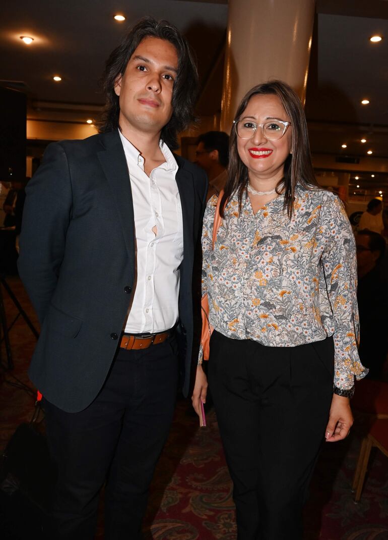 Marco Augusto Ferreira y Estela Kobs.