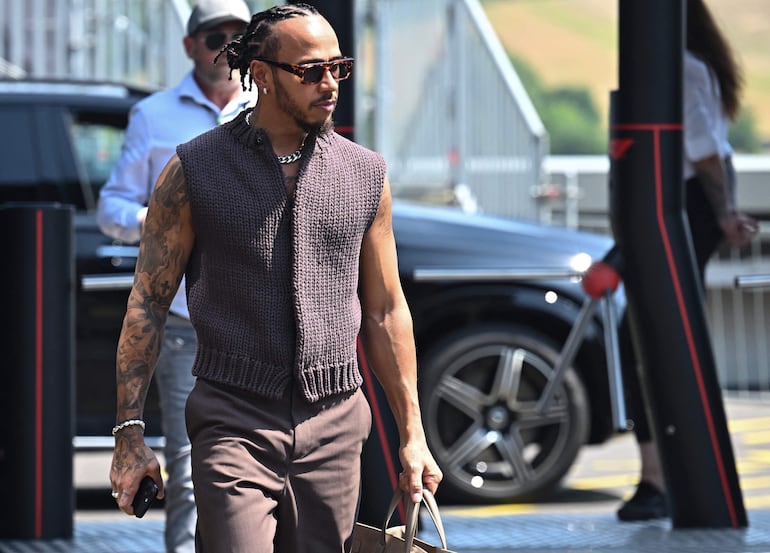 Lewis Hamilton ahora es embajador de la famosa marca Dior.