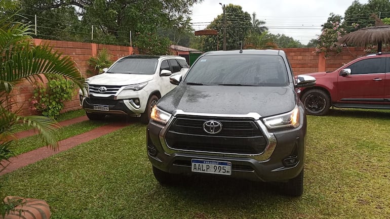 Las tres camionetas utilizadas para el atraco fueron robadas, dos en el país, y una en Brasil.