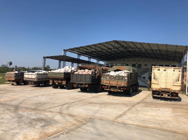 Camiones repletos de bolsas de marihuana prensada fueron llevados, de Paso Barreto a Arroyito hasta la base del CODI.