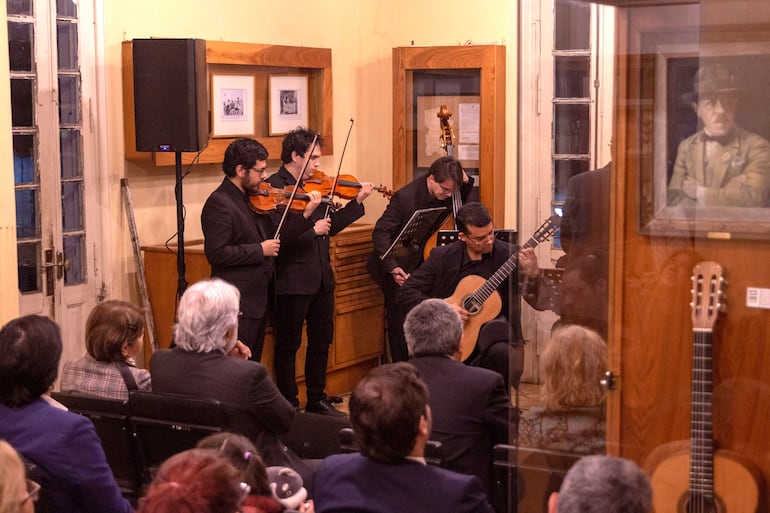 José Carlos Cabrera y un grupo de cámara de la OSIC dieron una sublime ejecución de "La Catedral".