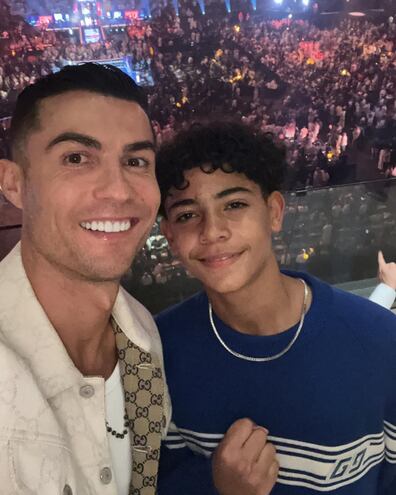 Cristiano Ronaldo con su primogénito Cristiano Junior. El jovencito hoy cumple 14 años.