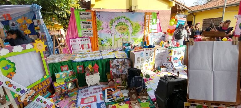 Las exposiciones estuvo cargado de un ambiente colorido.