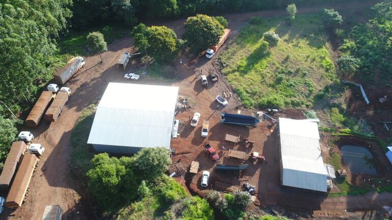 Hasta tinglados tenían en el terreno de Itaipú para acopiar los cigarrillos y luego pasarlos de contrabando al Brasil.