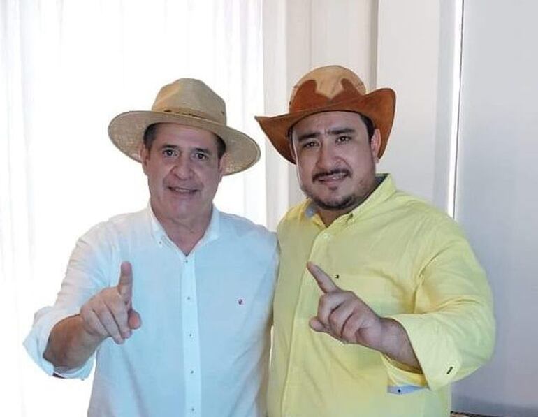 Horacio Cartes y el intendente Gustavo Penayo, cuestionado por su pésima gestión municipal.