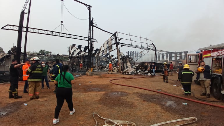 Incendio de una fábrica en Caaguazú.