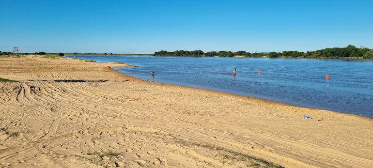 La playa Camping Paraíso, se prepara para recibir a los veraneantes.