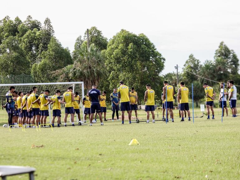 Los jugadores del Sportivo Trinidense iniciaron la pretemporada en Surubi'i.