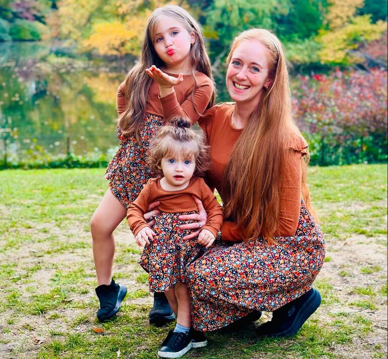 Flopy Conde con sus hijas Dakota y Carlota Báez Conde.