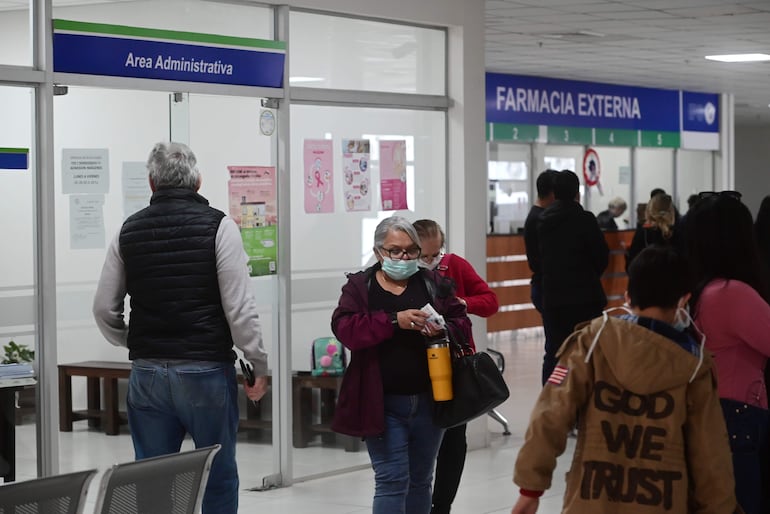 Uno de los pocos centros asistenciales del Instituto de Previsión Social (IPS) que cuenta con espirómetros es la Clínica 12 de Junio.