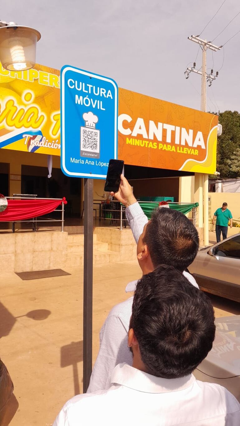 Los carteles con QR para mayor información sobre La República del Chipa estarán disponibles en Barrero Grande durante toda la Semana Santa.