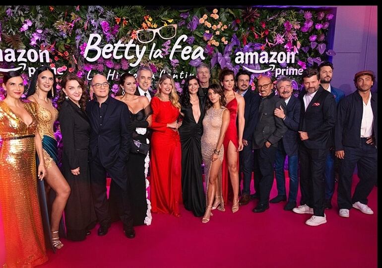 Los actores de "Betty, la fea" vestidos de gala.