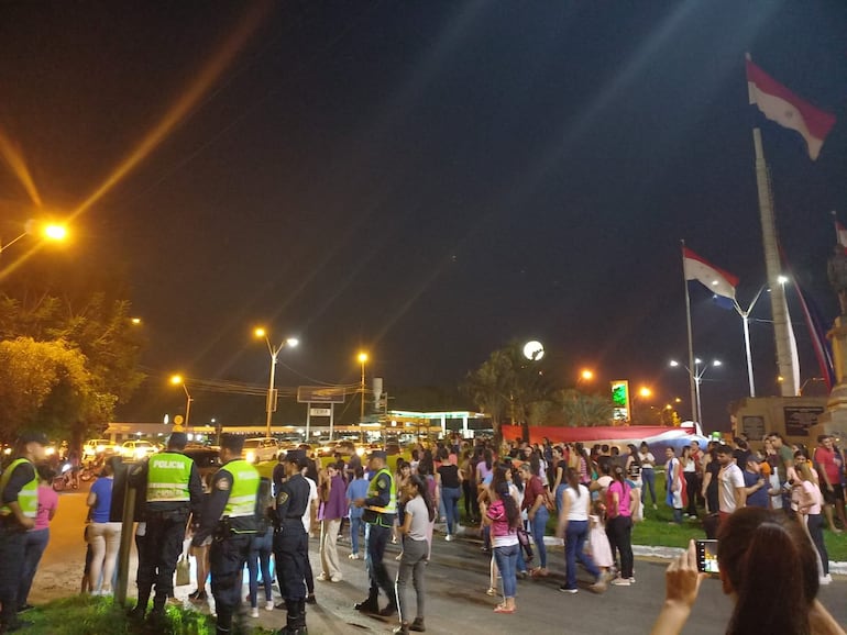 Protesta contra violadores seriales en Coronel Oviedo.