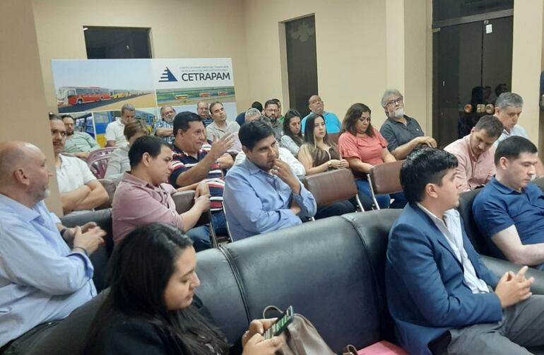 Ayer a la tarde  fue presentado a los empresarios el proyecto de reforma del transporte público.