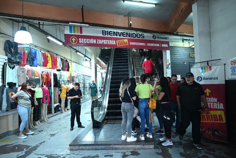 Un principio de incendio se registró esta mañana en la Galería Bonanza del Mercado 4.