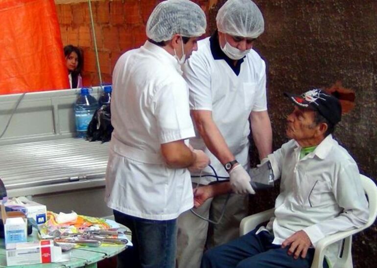 Pacientes de escasos recursos pueden solicitar la ayuda de la Diben para sus tratamientos médicos.