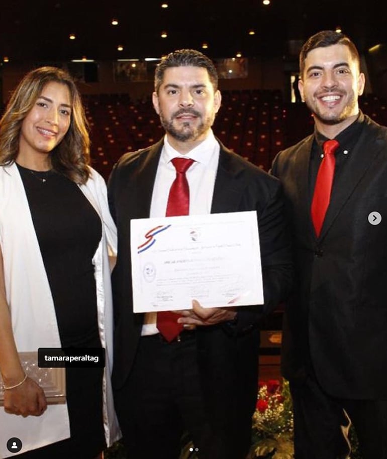 Jacqueline Tamara Peralta, "Nenecho" Rodríguez y su hermano, José Rodríguez.