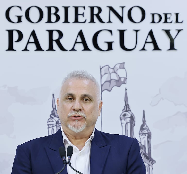 Héctor Rubin, titular de Defensa Animal del Gobierno, durante el anuncio de un proyecto de ley. (gentileza).