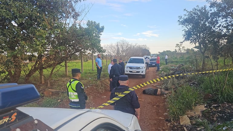 El hallazgo del cuerpo se dio poco después de las 7.00 en un sector de la fracción Villa Universitaria, zona sur de Pedro Juan Caballero.