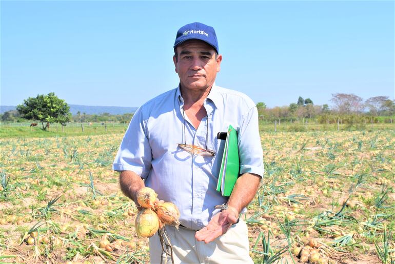 El presidente de la Asociación Frutihortícola y Pecuaria Ybytymí, Alfredo Gamarra.