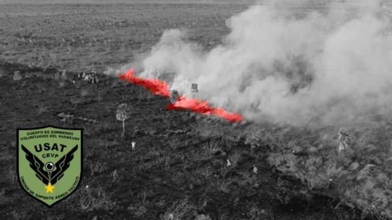 Los bomberos están controlando el fuego, según la capitana.