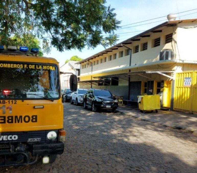 Fábrica de embutidos Ochsi en San Lorenzo tuvo una fuga de amoniaco. (gentileza).