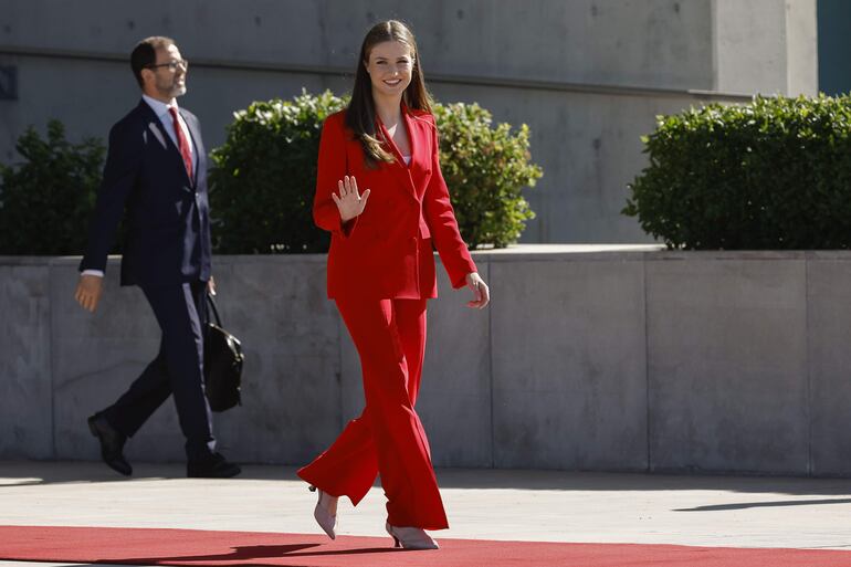 ¡Hermosa princesita! Leonor de Borbón está en Portugal en su primer viaje oficial al extranjero. (EFE/ Chema Moya)
