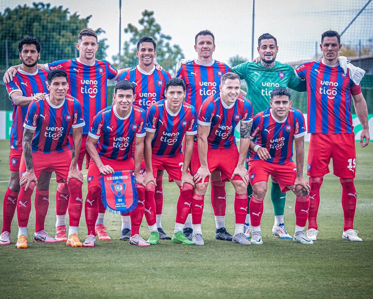 La formación de Cerro Porteño en el amistoso frente al Kilmarnock de Escocia en el Marbella Football Center, en Málaga.