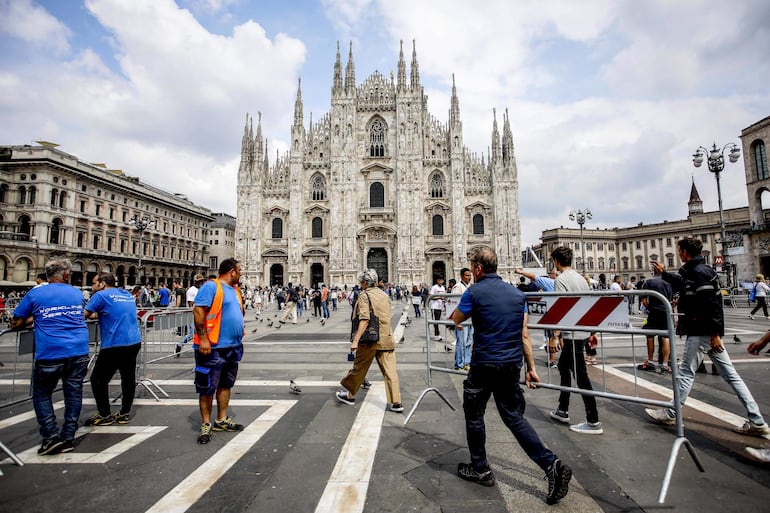 La catedral de Milán se prepara el funeral de Estado de Silvio Berlusconi. 