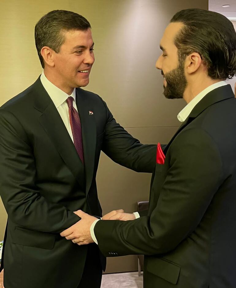 Los presidentes de Paraguay Santiago Peña y Nayib Bukele, durante la Asamblea de la ONU.