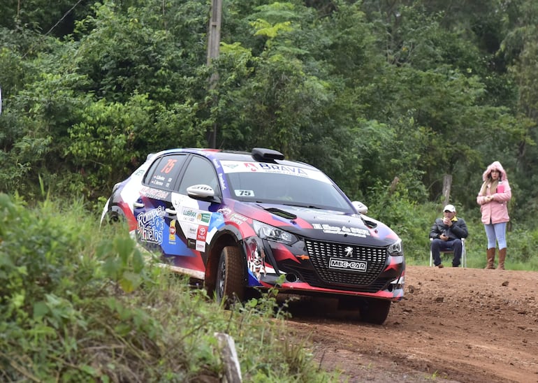 Excelente etapa para Omar Benítez y Fabián Herrera con el Peugeot 208 Rally4 en la F2, quienes siguen imbatibles.