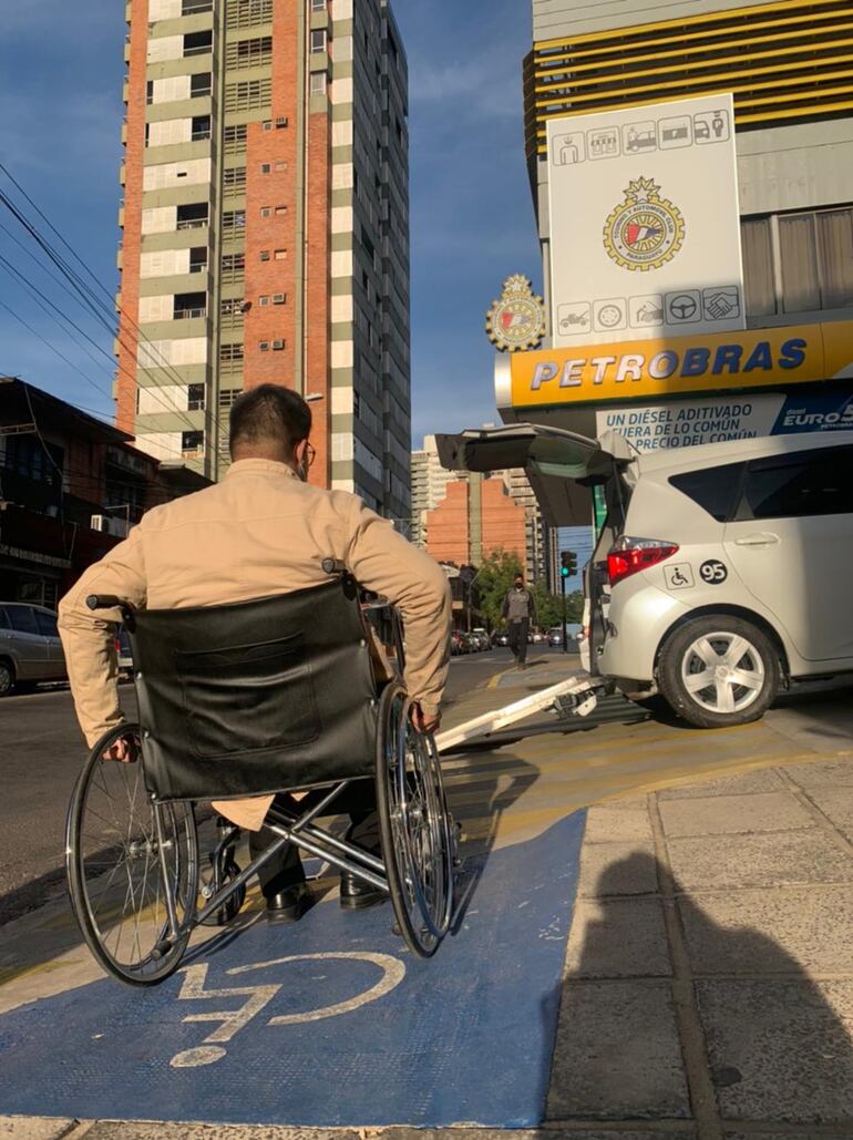 El Touring promueve la circulación inclusiva en las calles.