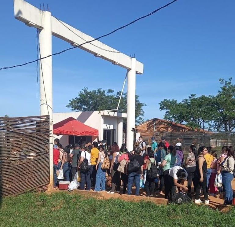 Colegio de Policía de Pilar suspende visitas de familiares ante aumento de afecciones respiratorias