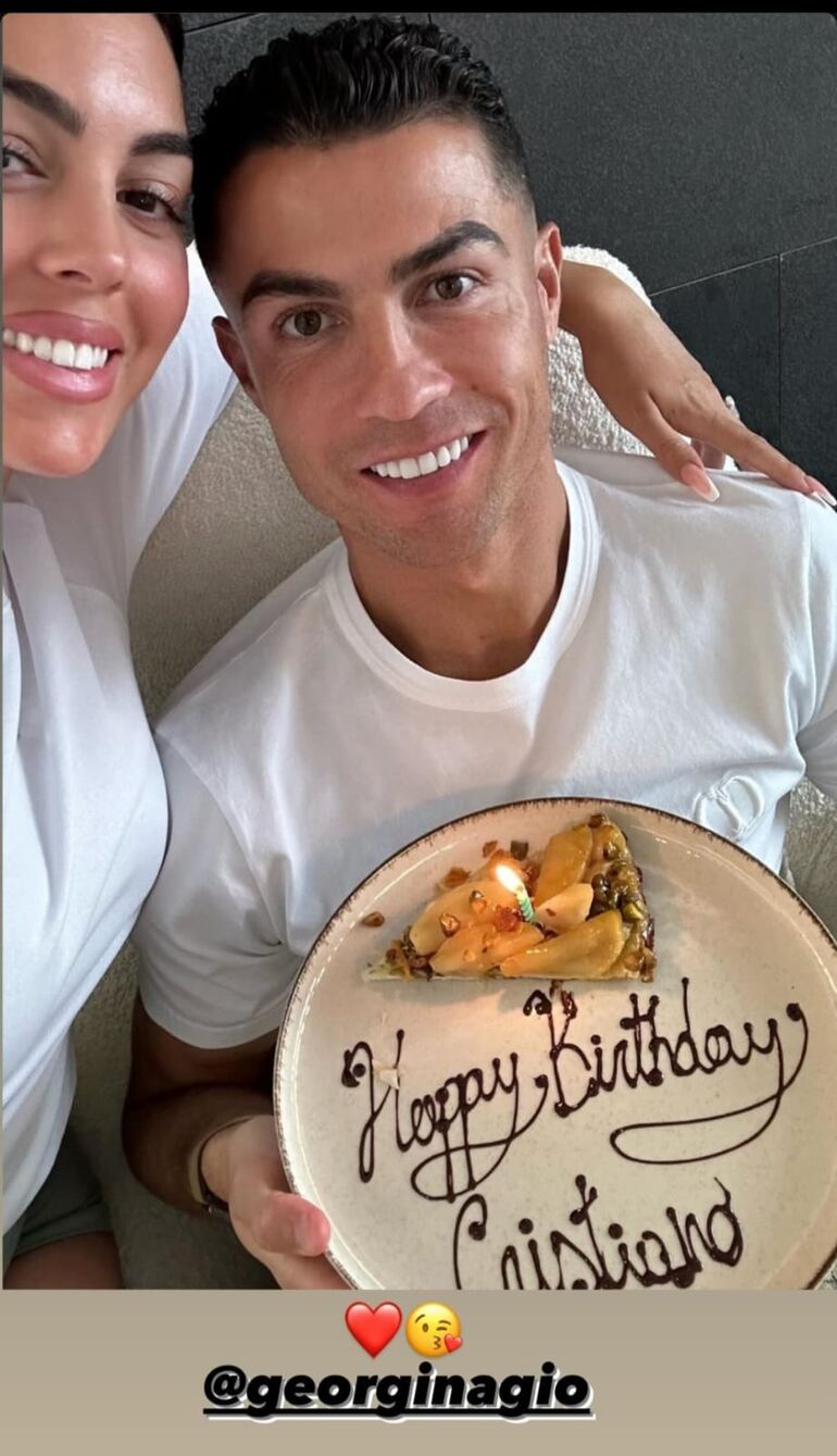 Cristiano Ronaldo y Georgina Rodríguez disfrutan juntitos el día especial de CR7. (Instagram/Cristiano Ronaldo)