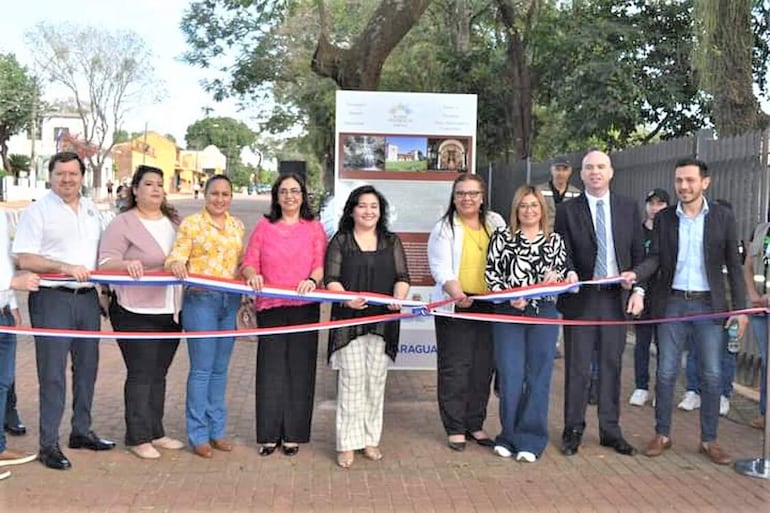 La Ministra de Senatur, Sofía Montiel de Afara, da apertura junto a intendentes de los distritos de Paraguarí, a la red de Pueblos Pintorescos.