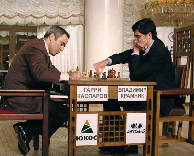 Kasparov vs Kramnik, Moscú 2001 (Foto Owen Williams, The Kasparov Agency).
