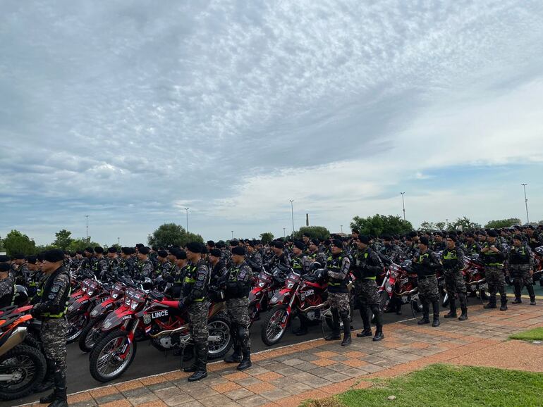 Las motos KTM que se entregó al Grupo Lince a través de una donación de Taiwán.