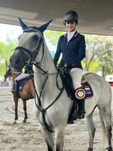 Abigaíl Giménez, con Calina, se vistió de gala para el bronce en Argentina.