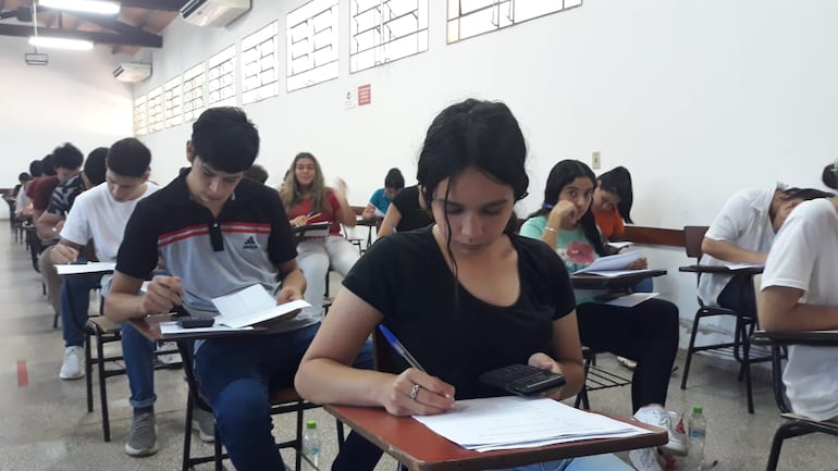 Lengua Castellana y Matemáticas fueron las materias que rindieron los aspirantes.