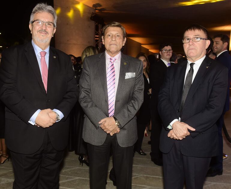 Enrique Duarte, Eduardo Felippo y Liduvino Vielman.